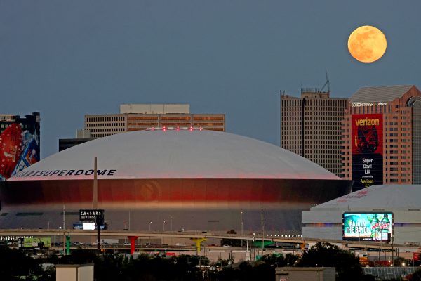 Złoty Księżyc nad Superdome